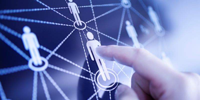 prowadzenie social media cena